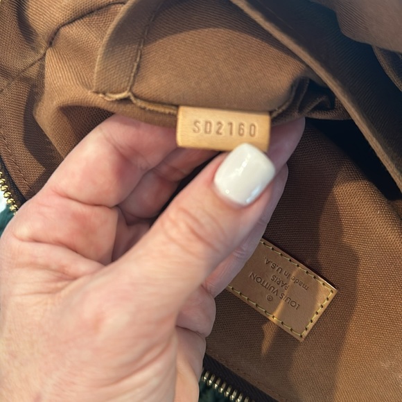 Louis Vuitton Monogram Canvas GM Tivoli Bag - Picture 14 of 16